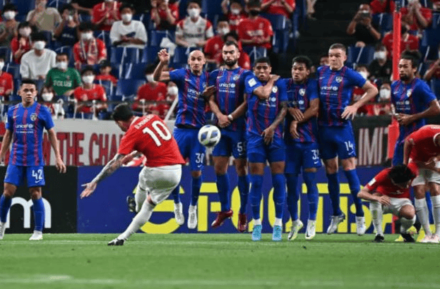 包含亚冠赛程吃紧，埃因霍温赛前远射贴柱，态度坚定，身体对抗强度拉满的词条