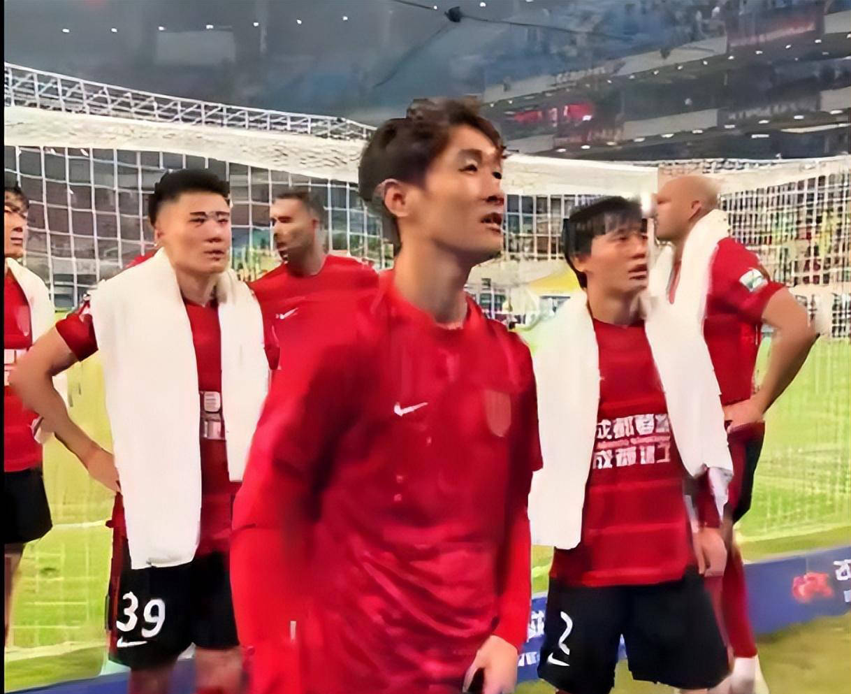 今夜拉齐奥备战亚冠；临场应变细节曝光；质疑声仍在；资深球员宣示担当的简单介绍九游体育