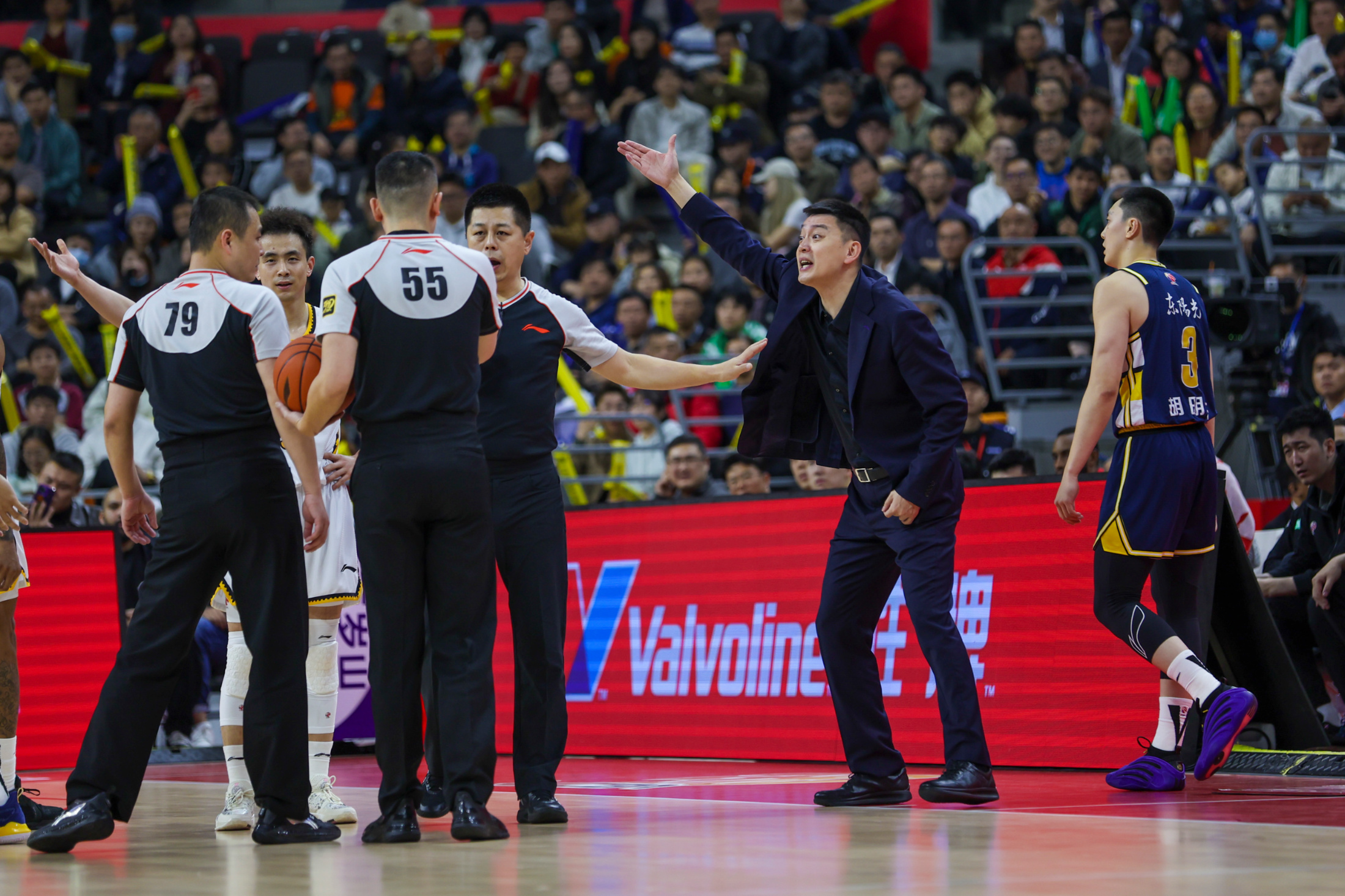关于全明星赛赛程吃紧，广厦男篮加时末段绝杀压哨，赛场秩序良好，临场指挥获称赞的信息