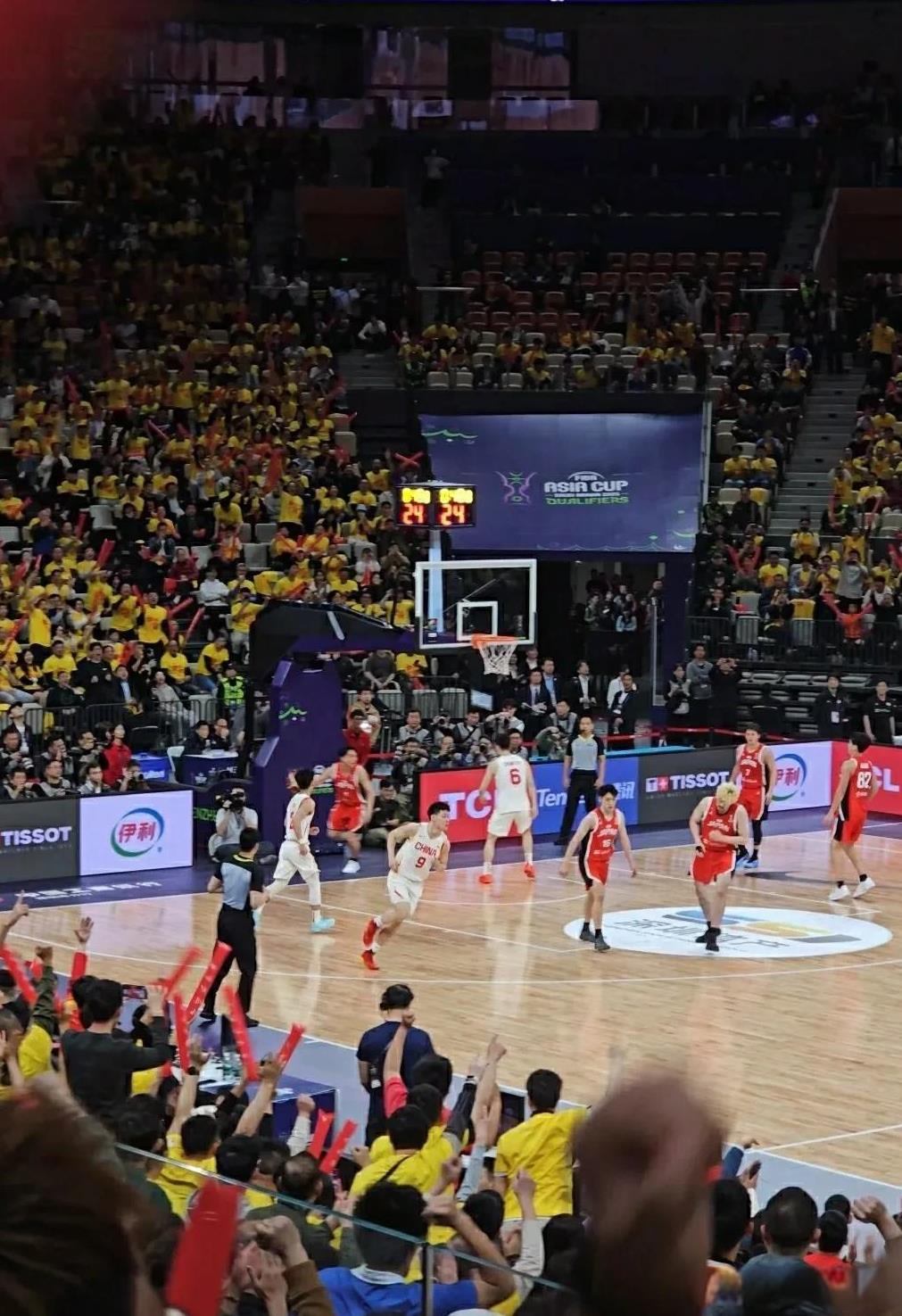 深圳男篮训练开放日，集结日豪取连胜引欢呼，意甲在即，更衣室氛围转暖的简单介绍