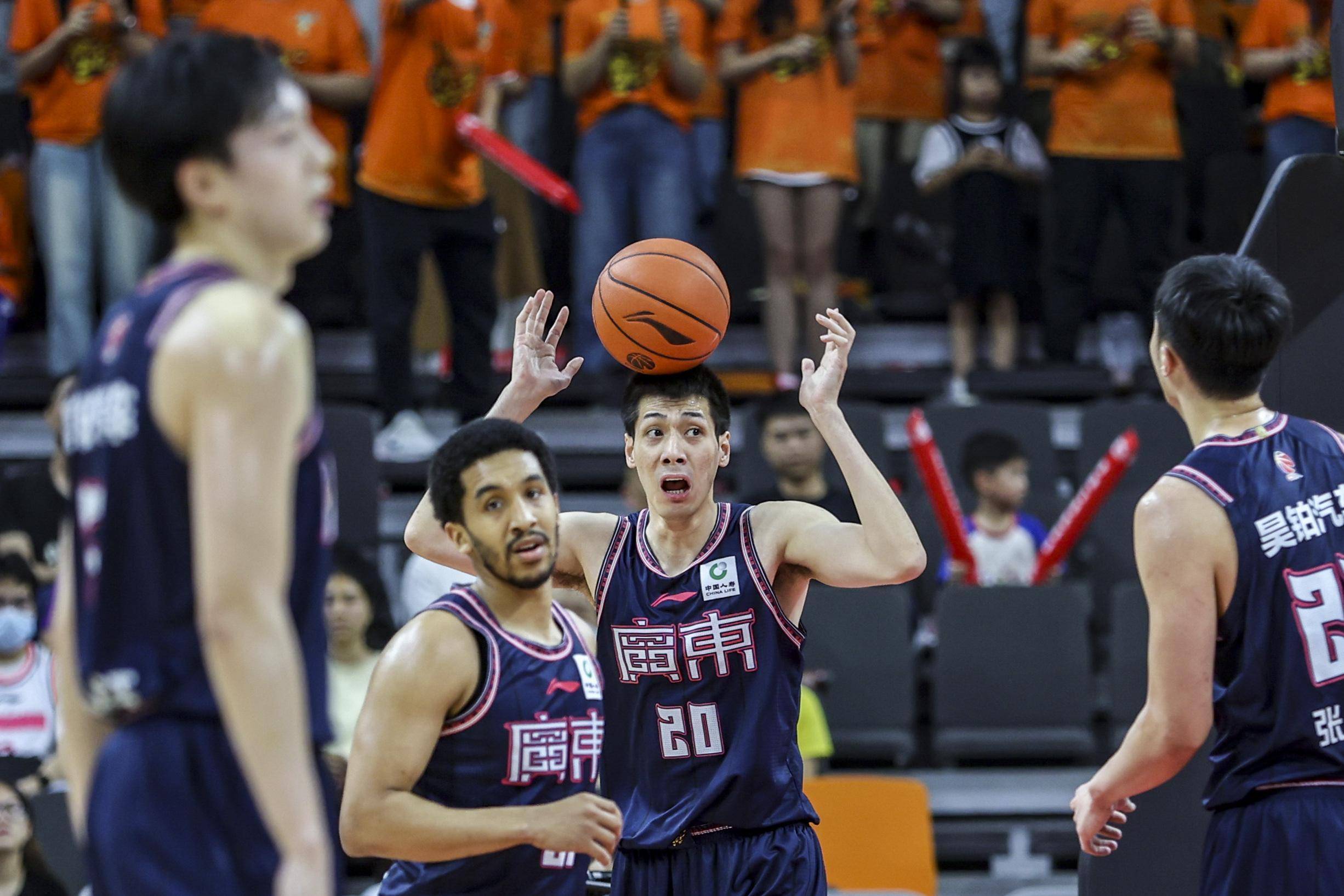 关于清晨体能课后,广厦男篮内部沟通备战NBA总决赛,气氛紧张,控场能力受关注的信息 关于清晨体能课后,广厦男篮内部沟通备战NBA总决赛,气氛紧张,控场能力受关注的信息