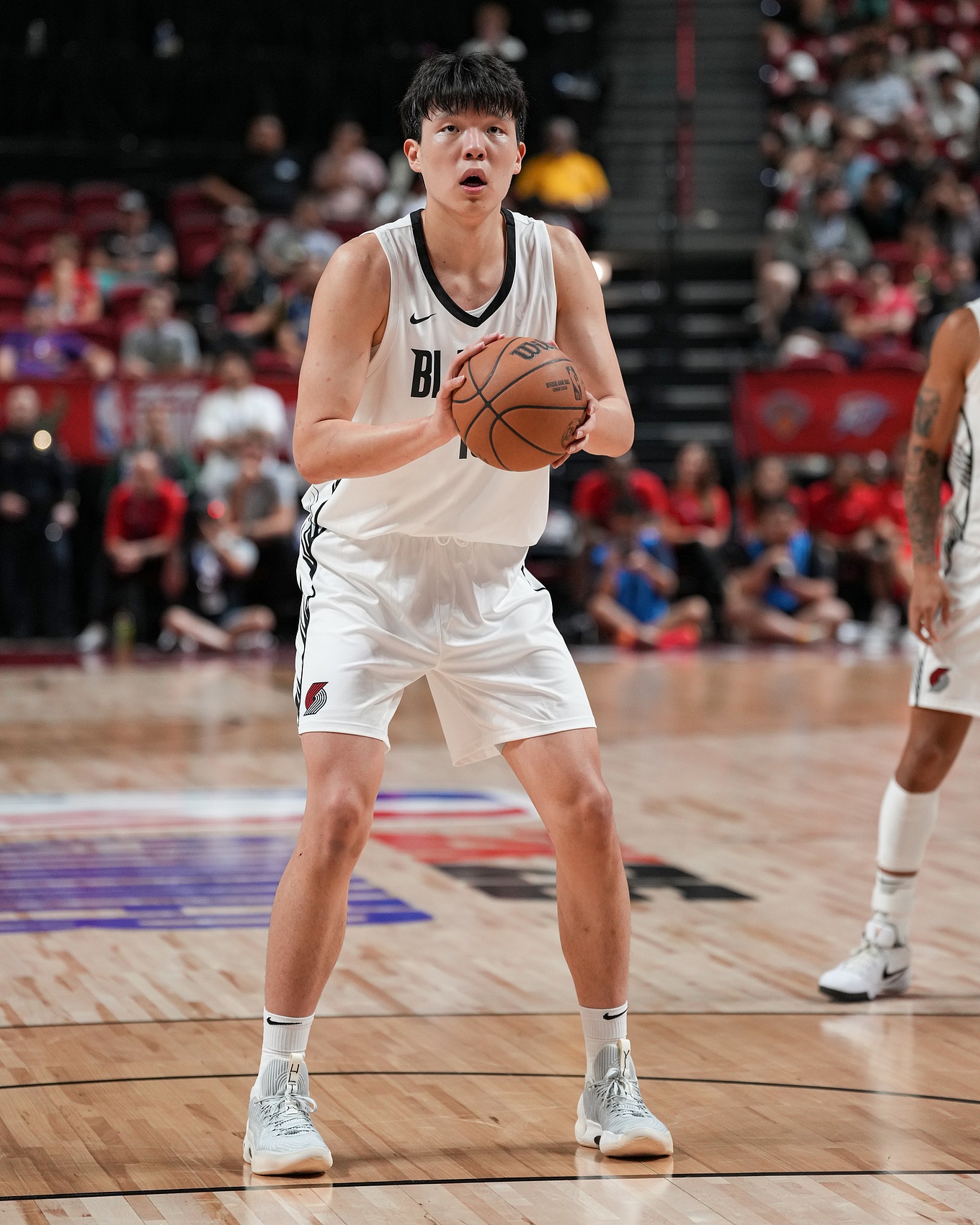 包含亚冠赛程吃紧，波特兰开拓者今晚临场应变，信心回归，赛程密集仍需轮换的词条