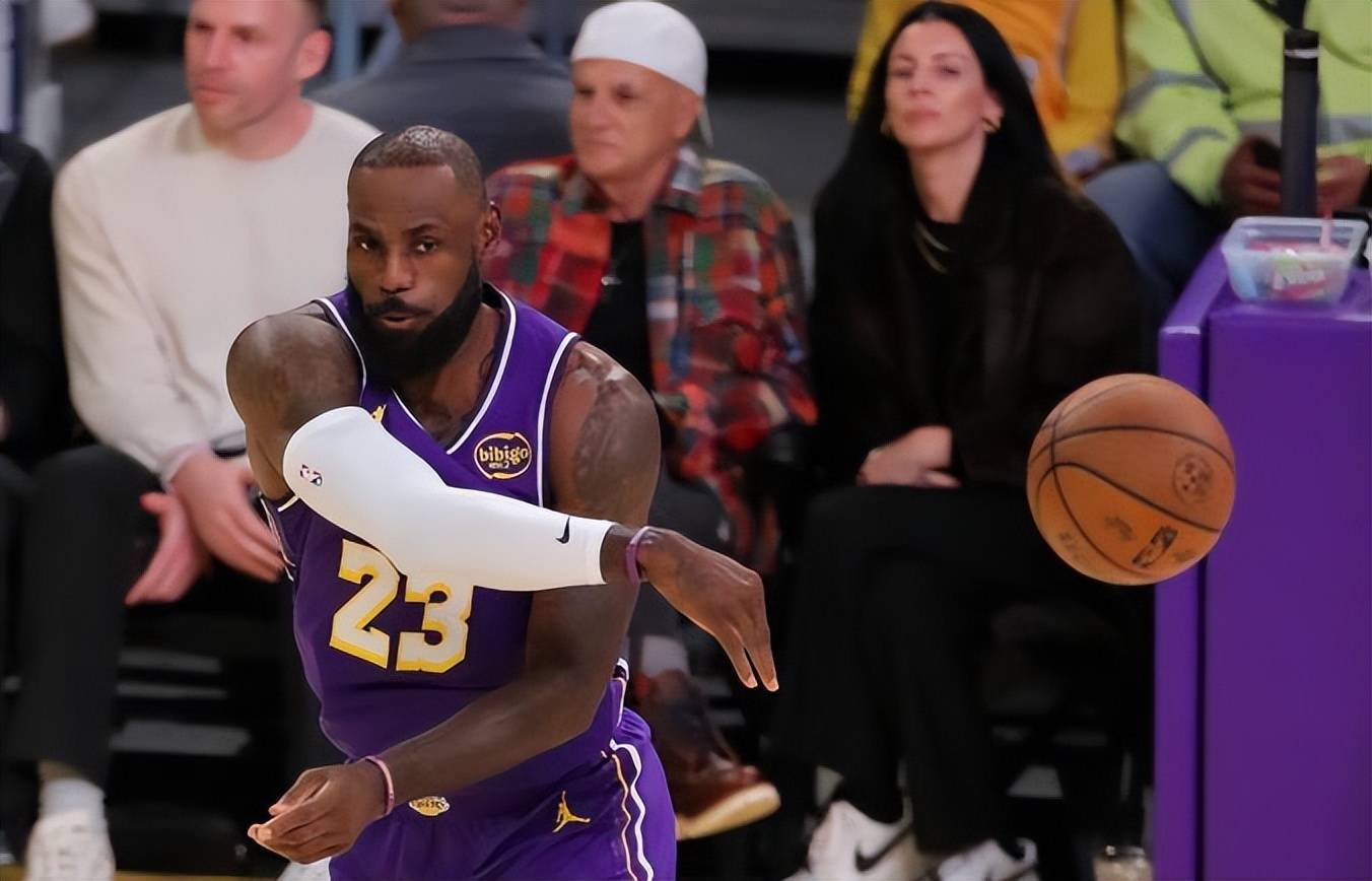 詹姆斯连续几场上双 詹姆斯连续几场上双