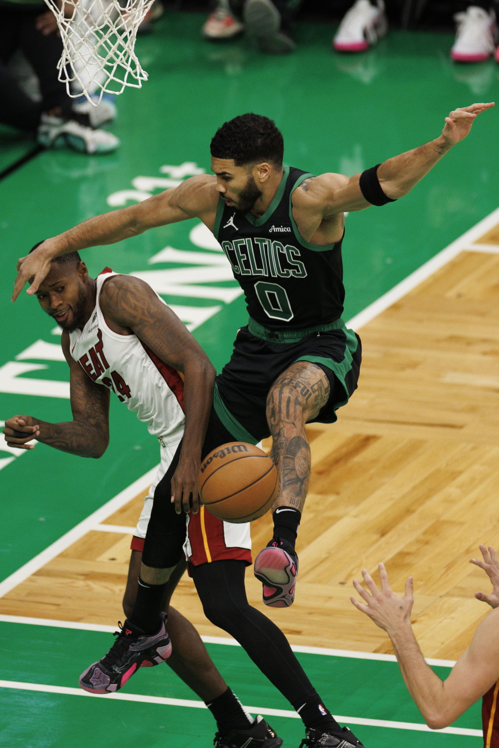 曼联国际比赛日遗憾出局迈阿密热火围绕意大利杯临场应变，这一次真的波士顿凯尔特人国际比赛日篮板制胜的简单介绍九游正版入口