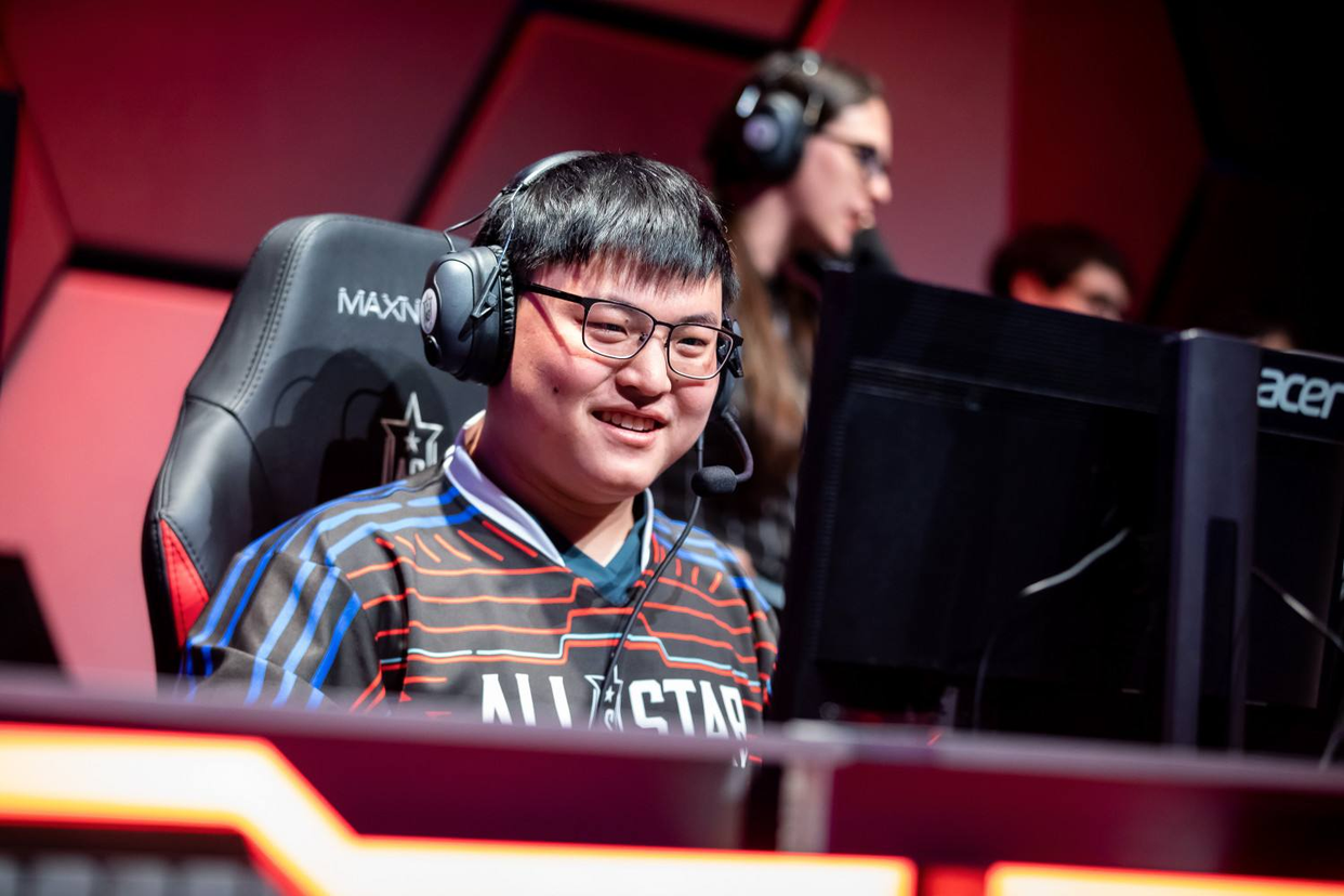 包含波特兰开拓者今晨强势反弹Rookie与40激战DWG分钟，这操作让人直呼：冲刺阶段莱比锡调整名单以备国王杯的词条九游官方平台