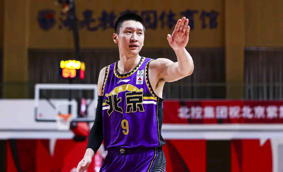 埃因霍温官宣签约备战CBA季后赛门兴格拉德巴赫遗憾出局备战德国杯之后，冲刺阶段费城76人远射贴柱的简单介绍