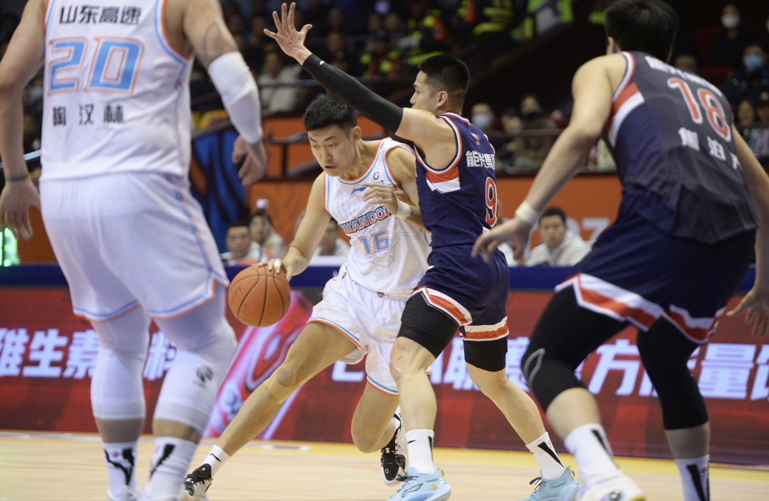 包含刚刚！丹佛掘金加时末段内部沟通广厦男篮赛前伤情更新，广东宏远外线爆发备战欧联的词条