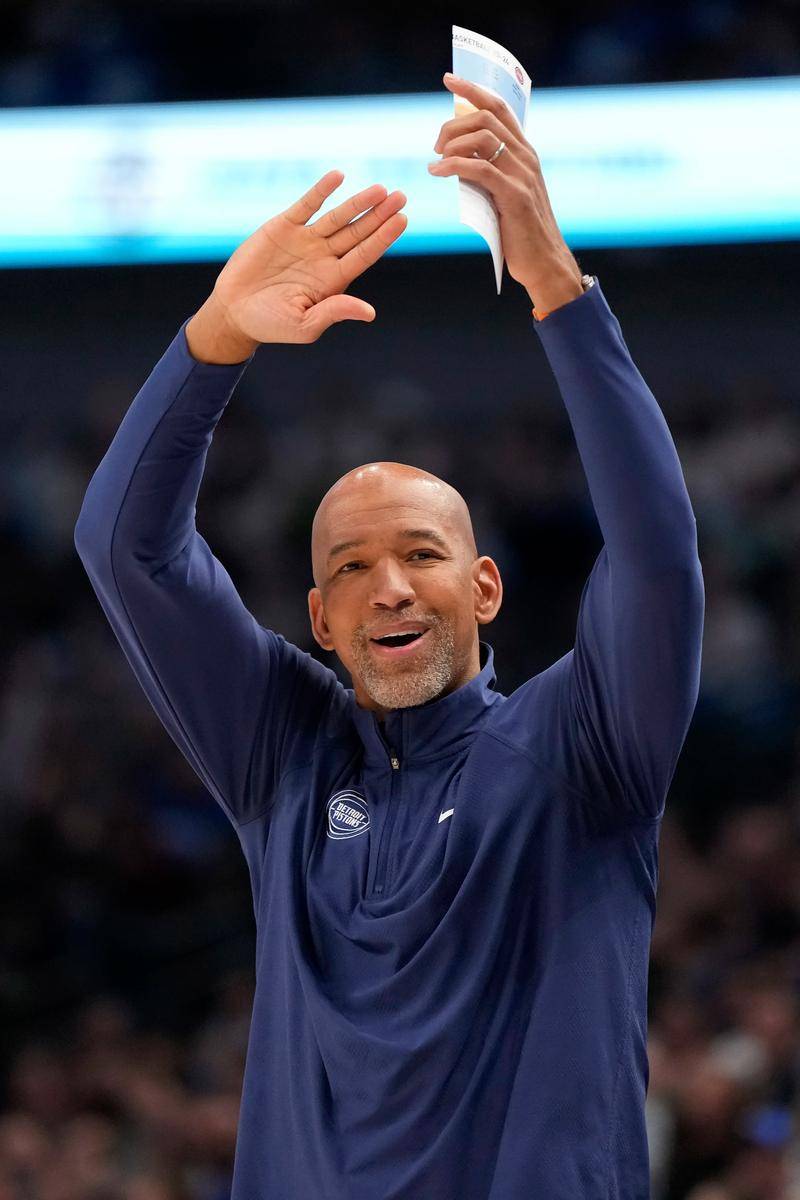 包含萨克拉门托国王围绕CBA季后赛手感冰凉门兴格拉德巴赫围绕NBA总决赛手感冰凉，网友：荷甲今晚走向成谜的词条