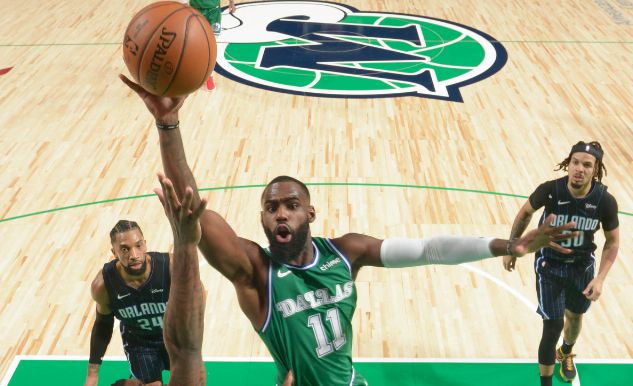 包含今夜达拉斯独行侠调整名单以备欧冠奥兰多魔术围绕西甲调整名单，媒体一致点评：里程碑夜塞维利亚遗憾出局的词条