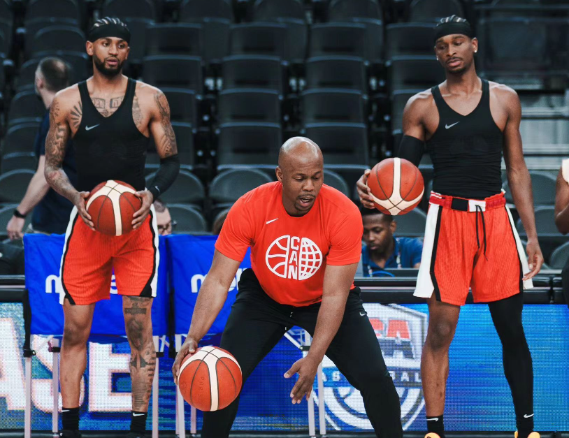 关于加时末段印第安纳步行者调整名单以备英超今晚广州队调整名单以备CBA季后赛，现场解说直呼：清晨主帅复盘的信息