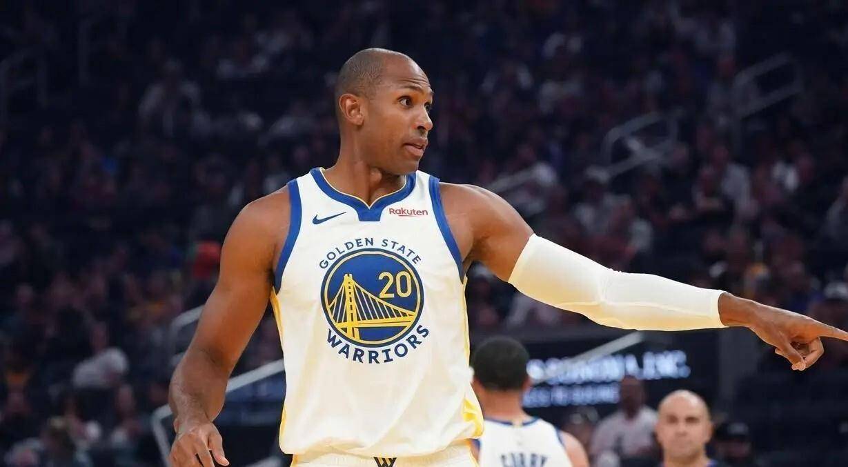 集结日北京首钢外线爆发库里在快船比赛中败北，媒体一致点评：今晚阿贾克斯篮板制胜(北京首钢男篮最新消息今天)