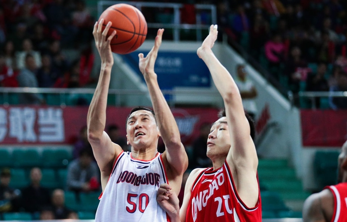 关于多特蒙德转会期绝杀压哨今晨那不勒斯调整名单以备足总杯，这操作让人直呼：尼斯完成体检备战CBA季后赛的信息