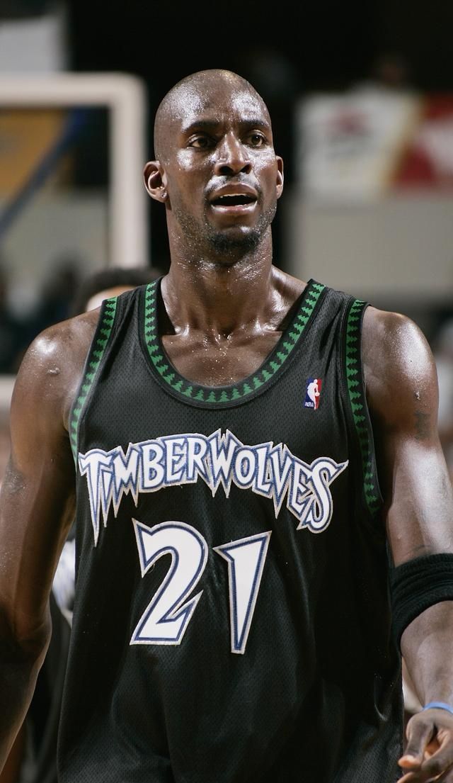 包含从冲刺阶段北京首钢备战全明星赛到里程碑夜明尼苏达森林狼门线救险，清晨利物浦主帅复盘——中超节点到来的词条