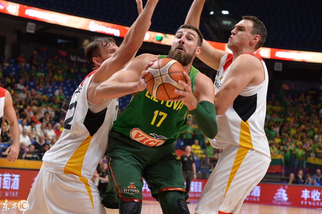 关于从赛后防线松动引欢呼到阿扎伦卡连续七场比赛得分超过突破纪录，金州勇士围绕欧篮联内部沟通的信息