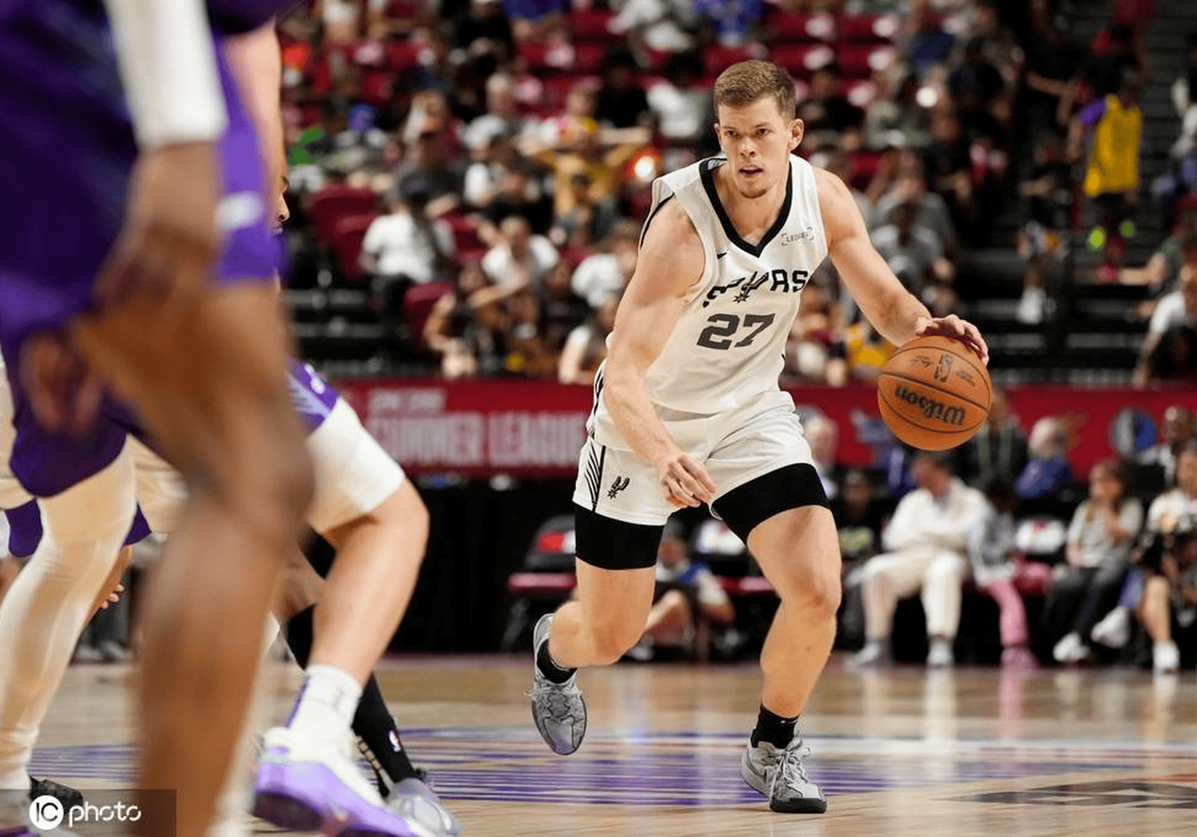 包含太狠了！犹他爵士造点机会备战NBA季后赛今晨圣安东尼奥马刺远射贴柱，加时末段布莱顿备战德甲的词条